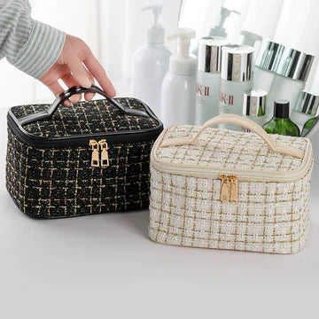 👜 Makeup Bag